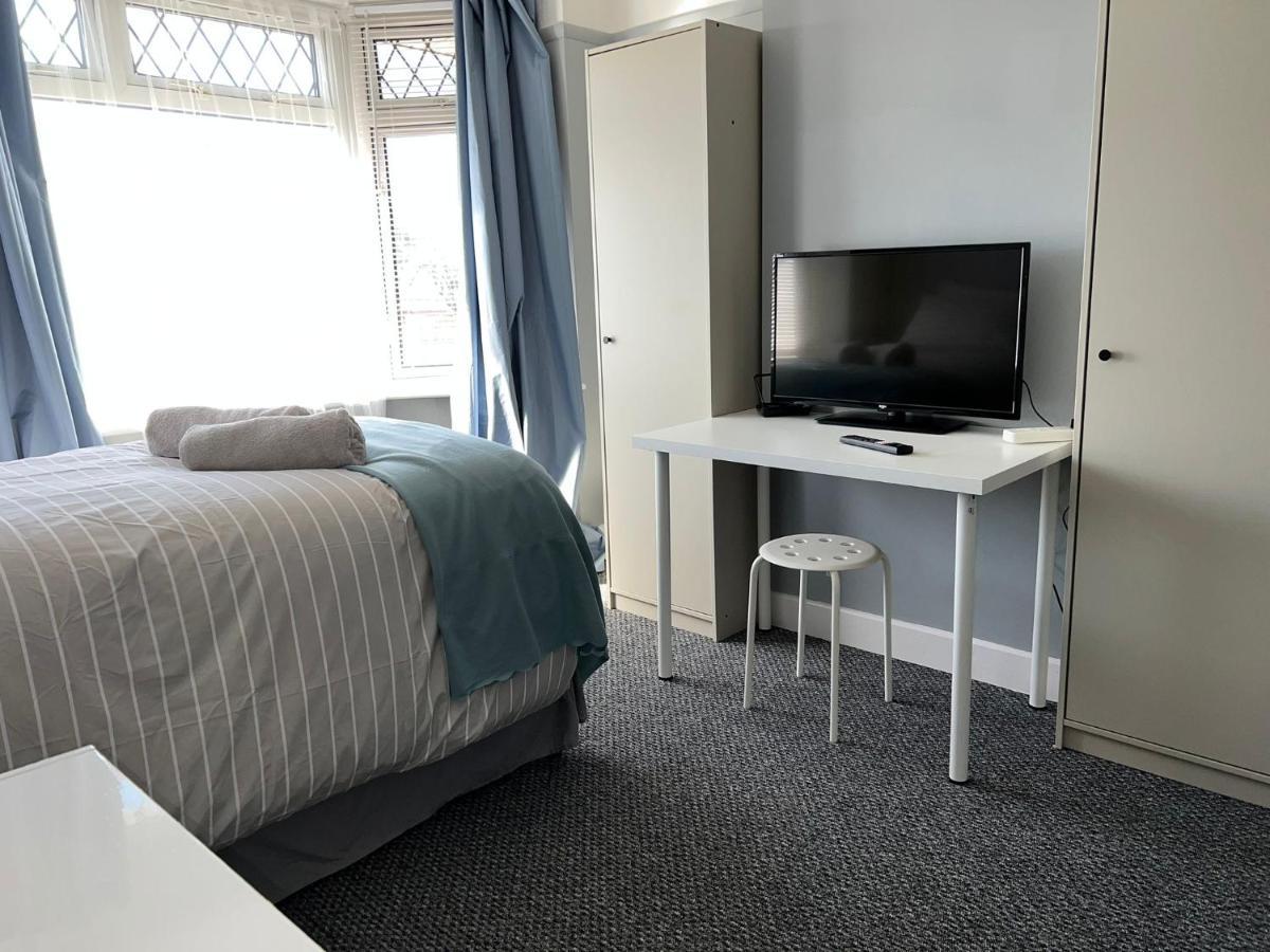 Shirley House 4, Guest House, Self Catering, Self Check In With Smart Locks, Use Of Fully Equipped Kitchen, Close To City Centre, Ideal For Longer Stays, Excellent Transport Links Southampton Exterior foto