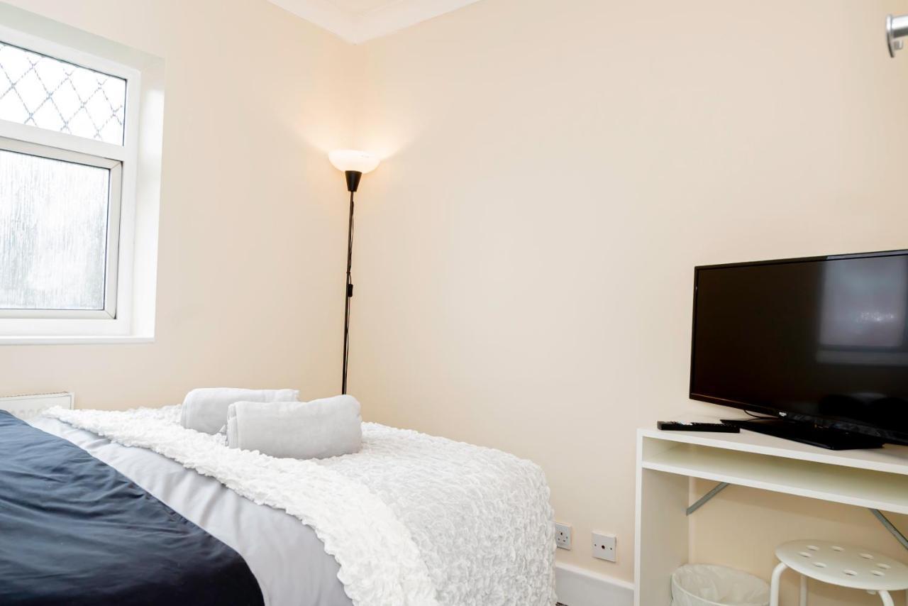 Shirley House 4, Guest House, Self Catering, Self Check In With Smart Locks, Use Of Fully Equipped Kitchen, Close To City Centre, Ideal For Longer Stays, Excellent Transport Links Southampton Exterior foto